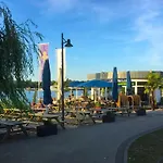 Modernes In Schoener Lage * Düsseldorf